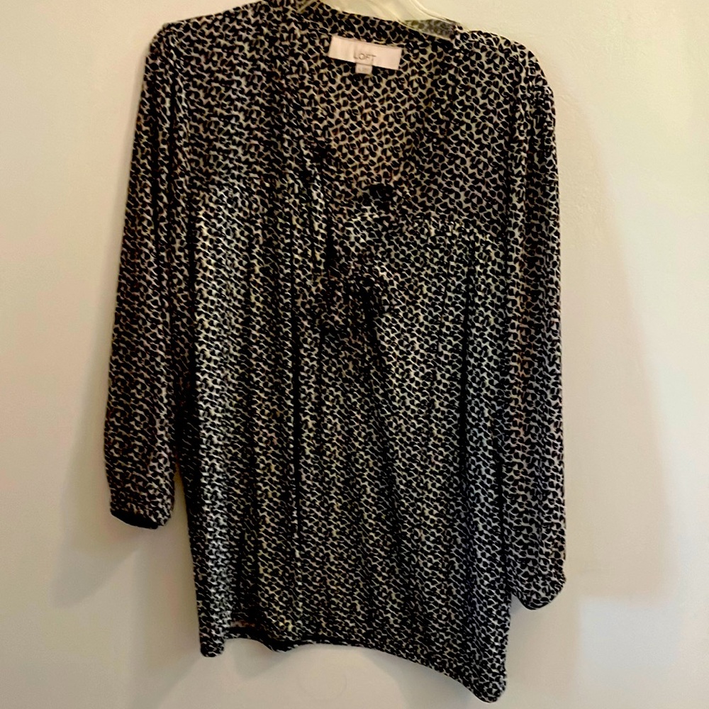 Ann Taylor loft blouse M